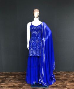 Vêtements en dentelle pour femmes tendance et écologiques pour l'hiver avec des strass, élégants et confortables pour la saison froide - Product Image 2