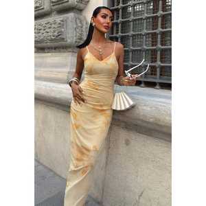 Robe fourreau élégante en tulle à bretelles 2907 en tissu satiné avec taille naturelle - Product Image 2