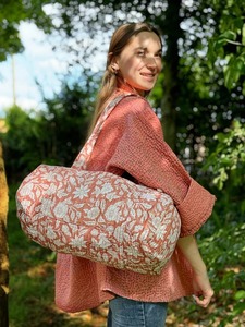 Sac à bandoulière en coton matelassé, sac de nuit lavable à imprimé floral, sac de plage écologique pour le yoga - Product Image 3
