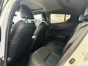 <span class=keywords><strong>Toyota</strong></span> <span class=keywords><strong>CHR</strong></span> 5 portes 5 places SUV <span class=keywords><strong>2022</strong></span> Voiture d'occasion CVT Transmission à variation continue Fabriqué en Chine Fournisseur automobile de qualité - Product Image 5