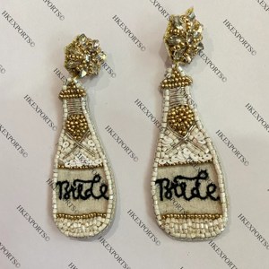 Pendientes bohemios hechos a mano con cuentas de oro blanco para bodas y ocasiones especiales para damas de honor - Product Image 2