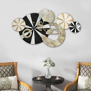 Modern Bloom Cluster Metal Wall <b>Art</b> For Elegant Home Decor With Stylish Floral Pattern And Contemporary Interior Accent - Product Image 4