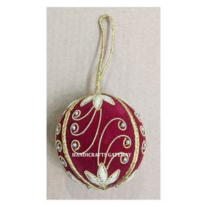 Hermoso diseño único hecho a mano en forma de bola Festival de Navidad Bordado decorativo Zari CON ADORNO colgante de trabajo con cuentas - Product Image 1
