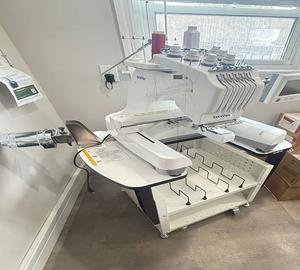 Máquina de Bordar Computarizada Automática Profesional Nueva con Motor y Engranajes para Uso Industrial - Product Image 1