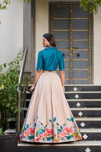 New Launch Tussar Silk Co-ord Set Lehenga avec imprimé floral et miroir Work à manches longues pour les mariées - Product Image 3