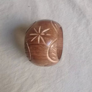 Anneau de serviette en bois de manguier, magnifique, sculpté à la main, design unique, par des artisans indiens - Product Image 3
