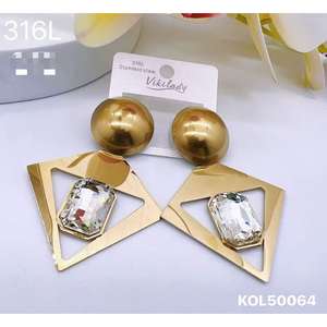 Vente en gros de boucles d'oreilles tendance en acier inoxydable 316L plaqué or 585 avec bijoux physiques polonais - Product Image 6