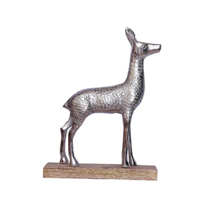 Ciervo de aluminio Acabado en plata Sobre base de madera Acabado en plata brillante Nueva decoración para el hogar y el hotel Nueva colección de Navidad a la venta - Product Image 3