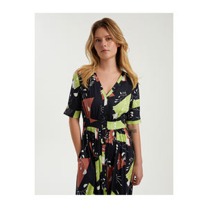 เดรสลำลองผ้าวิสโคสพิมพ์ลายคอวีสีแดง - Product Image 3