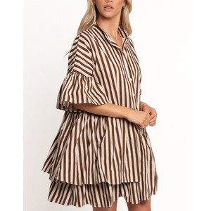 Mini robes pour femmes conçues pour des looks élégants au quotidien avec un équilibre féminin, une coupe ajustée et une confiance en la mode contemporaine - Product Image 6