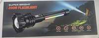 Lampe torche LED super lumineuse avec zoom, faisceau réglable, rechargeable par USB, entrée Type-C pour le camping et la randonnée