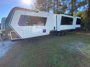 Wholesale Used 2025 2026 Brinkleys Model Z Air 315 Triple <b>Slides</b> Camper Travel Trailer with Independent Suspension 4x4 - Product Image 2