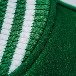 Chaqueta de Invierno de Lana de Alta Calidad, Diseño Moderno, Color Verde, Mangas Largas, Chaqueta Deportiva de Béisbol para Hombre, Hecha en Pakistán - Product Image 4