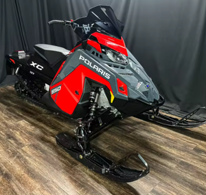 Recién llegados: Motos de nieve industriales DIY 2025 850 Indy X.C. 137 - Product Image 1