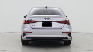 Audi A3 Premium 2023 d'occasion en excellent état, boîte automatique, moteur turbo, pneus R18, sièges en cuir, régulateur de vitesse adaptatif, conduite à gauche - Product Image 2