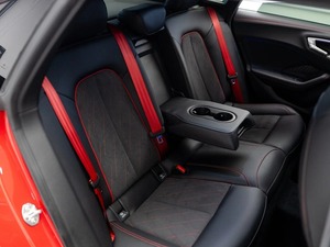 Audi A5 Sportback 2.0 AMT 204 hp 4WD Gasolina Automático Rojo Limpio, Sedán con Volante a la Izquierda/Derecha - Product Image 4