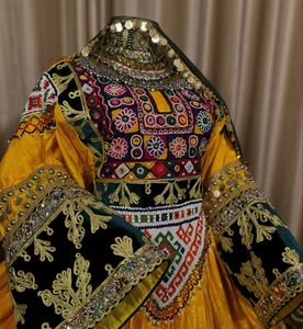 Robe traditionnelle afghane brodée Salwar Kameez en velours afghan faite à la main pour les mariages et les fêtes Robe en coton de taille personnalisée - Product Image 4