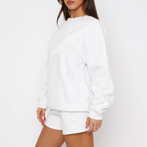 Venta al por mayor de sudaderas informales de colores personalizados para mujer, nuevo diseño de talla grande, pantalones cortos de cuello redondo, 100% algodón, soporte cómodo para invierno - Product Image 2