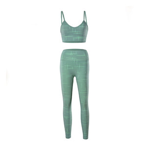 Conjunto de yoga con logotipo personalizado para mujer, ropa deportiva sin costuras, Sujetador deportivo de dos piezas y mallas, Proveedor de Ropa de gimnasio - Product Image 3