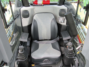 รถตักล้อยางแบบสกิดสเตียร์ รุ่น ASV POSI-TRACK RT135F สำหรับงานหนัก ปี 2026 - Product Image 5