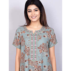 Chemise de nuit longue confortable pour femme Alpine, à porter au quotidien, avec poche latérale, en tissu tricoté doux et respirant, imprimée, pour l'hiver - Product Image 2