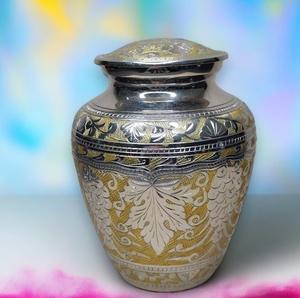 Urna de Aluminio Plateada con Grabado Floral para Cenizas Humanas, con Bolsa de Terciopelo, Urnas de Cremación para Cenizas de Adultos, Capacidad para hasta 200 lb - Product Image 3