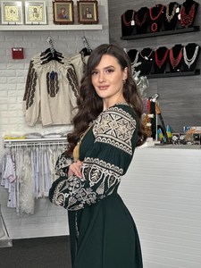 Robe hippie longue et élégante à broderie Robes de broderie ukrainienne de créateur pour femme Robes pour femme au design unique au prix de gros - Product Image 2