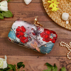 กระเป๋าคลัทช์ปักลายดอกไม้สุดหรูกระเป๋าห่วงกระเป๋ากำมะหยี่สำหรับใส่ตอนเย็นสำหรับดูไบบาฮาแคนาดา - Product Image 5