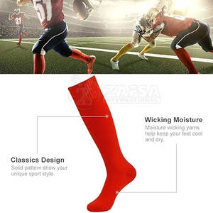 Chaussettes de football fabriquées pour les champions qui ne s'installent jamais et poussent toujours vers l'avant - Product Image 4