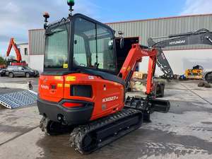 Nouvelle mini-excavatrice Kubota KX027-4, excavatrice compacte sur chenilles, capacité de la benne, faible niveau sonore, cabine, mini-excavatrice Kubota - Product Image 1