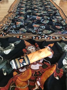 Saree bleu marine avec fleur rose pour tenue de fête pour femme indienne Saree bleu floral prêt à porter Saree bleu avec fleur blanche - Product Image 4