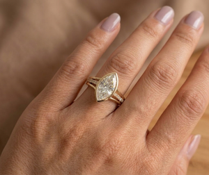 Bague de fiançailles et de mariage Lurba Jewels en diamant de laboratoire taille marquise 2,75 carats, sertie en clos, certifiée IGI, luxe 14k - Product Image 2