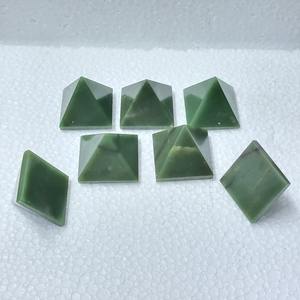 พีระมิดหยกสีเขียวส่งตรงจากโรงงานเพื่อการรักษาหรือสร้างสมดุลของพลังงานและสร้างสมดุลในราคาโรงงาน - Product Image 5