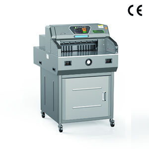 آلة قطع ورق كهربائية جديدة E4608T بطول 460 مم (18 بوصة) مع شاشة LCD وسعة قطع تصل إلى 80 مم - Product Image 1