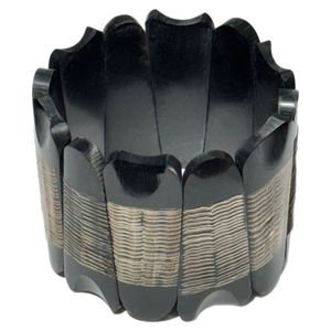 Pulsera de cuerno natural Brazalete de moda de cuerno de búfalo hecho a mano para mujeres y hombres - Product Image 1