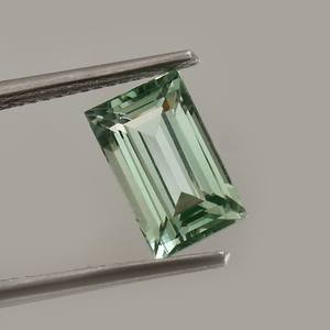 หินธรรมชาติที่ตัดจากมรกตคุณภาพสูงมากทำด้วยมืออัญมณีหลวมอเมทิสต์สีเขียวธรรมชาติและเครื่องประดับที่ดี - Product Image 1