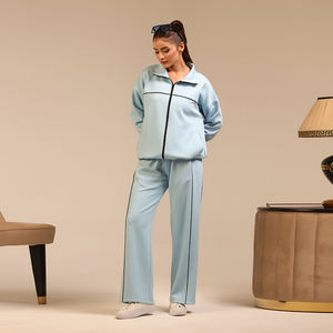 Fournisseur direct d'usine, survêtement moderne pour femmes, tissu en maille doux, silhouette élégante, confort décontracté raffiné, vente en gros prête à l'emploi - Product Image 4