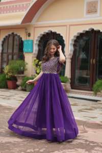 Diseñador indio de Bollywood Zari Bordado Secuencia Trabajo Faux Blooming Vestido Elegante Vestido de cuello redondo Vestido de lujo con medias mangas - Product Image 5