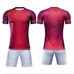 Maillot de football pour hommes à prix réduit UNIFORME de football entièrement personnalisable Meilleurs designs Tarifs bon marché Maillot de football à style parfait - Product Image 1