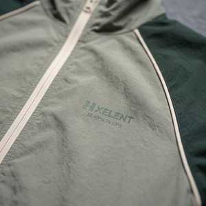 Chaqueta Gorpcore Verde Lichen, Chaqueta de Nailon Extra Grande Personalizada OEM, Fabricante de Ropa Urbana Unisex - Product Image 4
