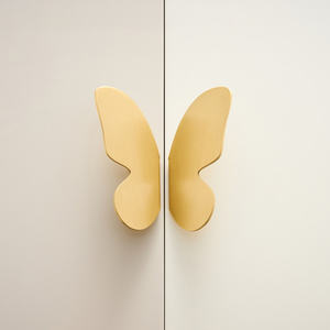 Perillas de Latón con Forma de Mariposa Elegantes para Cajones, Herrajes Decorativos para Muebles de Gabinete, Hermoso Diseño de Tendencia, Venta al por Mayor - Product Image 1
