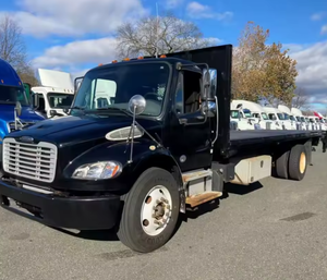 มีรถบรรทุก Freightliner S M2 106 ขนาด 24 ฟุต ปี 2015-2018 พร้อมใช้งาน กระบะแบบ Flatbed เกียร์อัตโนมัติ 6.9 สปีด พร้อม Liftgate พร้อมส่งออก - Product Image 3