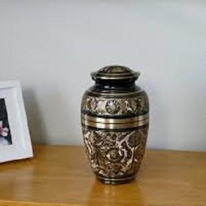 Fourniture de funérailles Urnes de crémation en métal en laiton noir pour cendres humaines Urnes de crémation en métal faites à la main uniques Fabricants et fournisseurs - Product Image 1