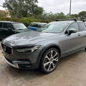 Voiture d'occasion de qualité abordable, Volvo V9-0 Cross Country T6 2017, conduite à gauche - Product Image 1