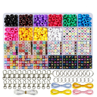 Kit de fabrication de porte-clés DIY avec perles poney, perles lettres, perles alphabet acryliques, fermoirs mousquetons et cordons – Ensemble de loisirs créatifs pour bijoux