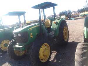 Tracteurs John Deere 4066R d'occasion, 185 CV, 4 roues motrices, transmission par engrenages, usage agricole, avec garantie d'un an, pompe et roulement inclus, à vendre - Product Image 4