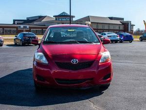 Yaris Base 2010 Usado, Volante a la Izquierda, Turbo, Tracción en las Cuatro Ruedas, Asientos de Cuero, Interior Claro - Product Image 2