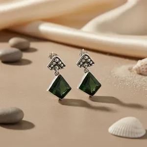Boucles d'oreilles géométriques pour femmes en argent 925 avec onyx et plaqué or 14 carats, tendance et mignonnes pour les fiançailles, accent rubis et diamant - Product Image 2