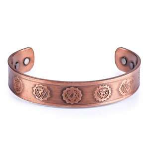 Bracelet ajustable en cuivre de haute qualité gravé, élégant, artisanal, fabriqué par des artisans indiens, articles d'art pour la méditation - Product Image 1