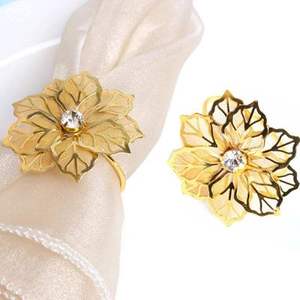 Anneau de serviette en strass floral de luxe, élégant porte-serviettes en métal à fleurs creuses pour la décoration de table de mariage, banquet, fête - Product Image 1